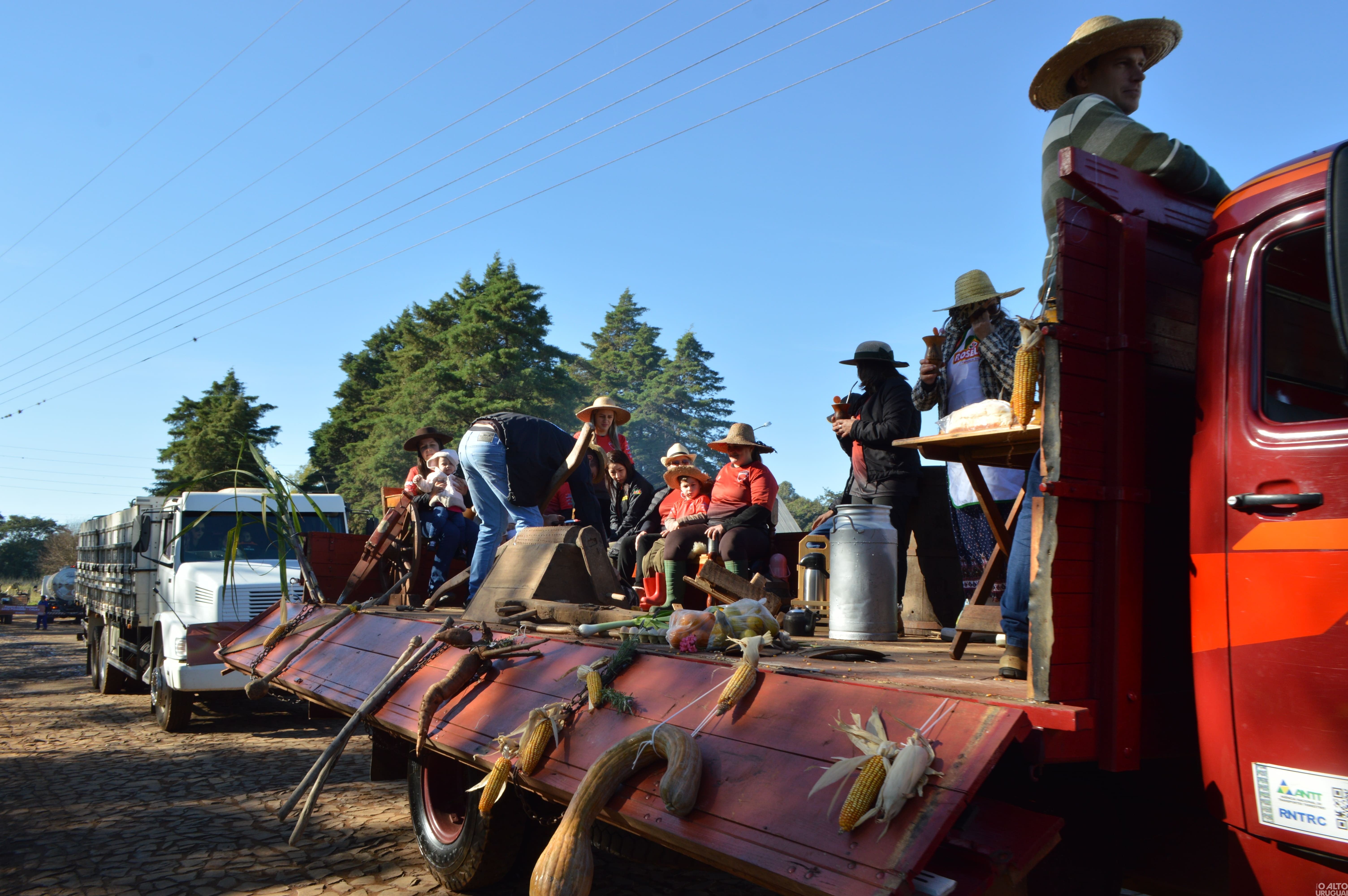 2ª Festa do Agricultor e Motorista Cresol reúne associados em FW