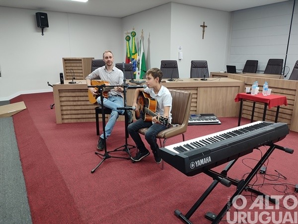 Talentos de FW e região participam de recital na Câmara de Vereadores de FW