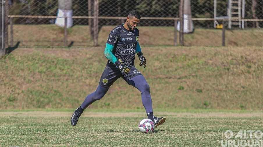 União-FW anuncia o goleiro Douglas Marques