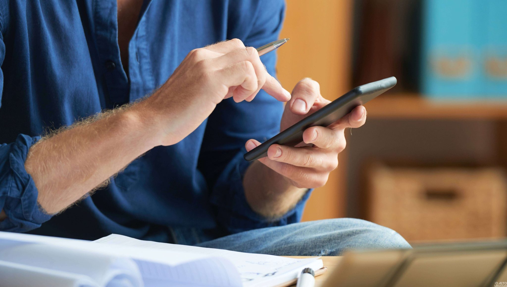 Justiça mantém demissão por uso de celular no horário de trabalho