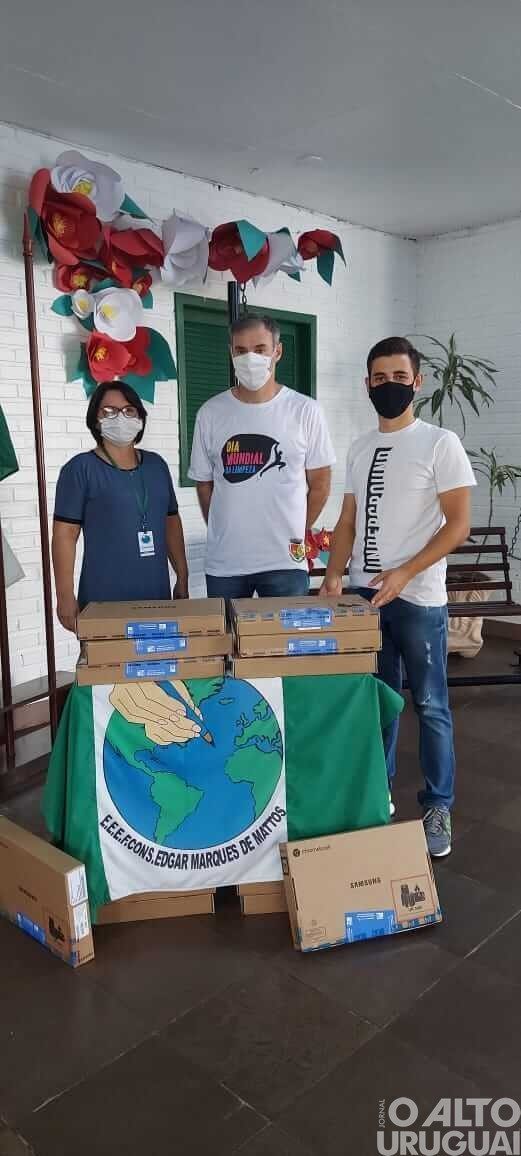 20ª CRE recebe equipamentos de chormebooks para as escolas da região