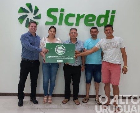 Sicredi doa mais de R$ 3,5 milhões por meio da ação Juntos Fazemos o Bem 
