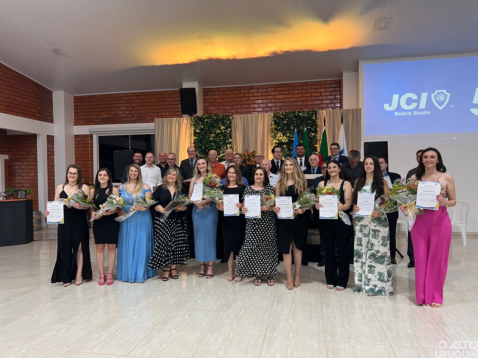 Jantar festivo com honrarias marca os 50 anos da JCI em Rodeio Bonito