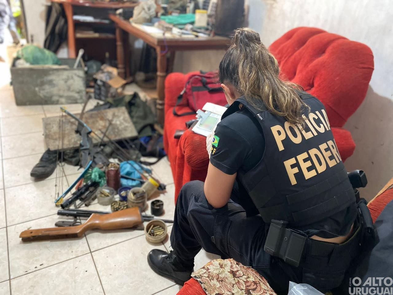 PF deflagra operação contra tráfico internacional de armas