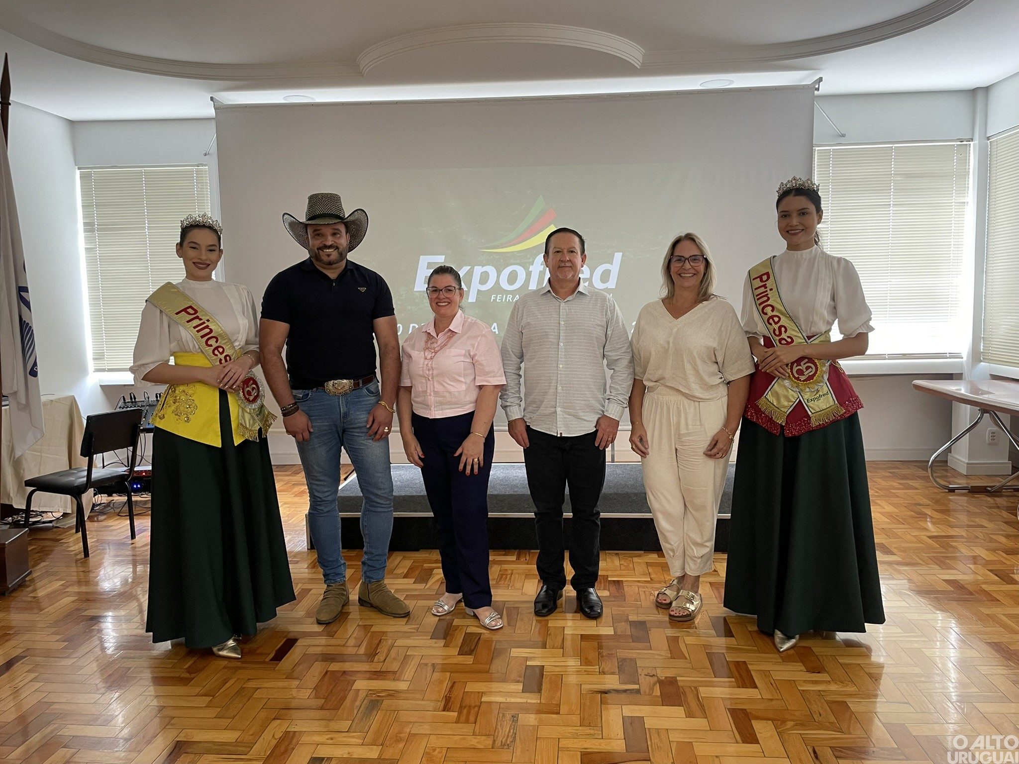 Venda de ingressos é aberta para Rodeio César Paraná na Expofred 2025