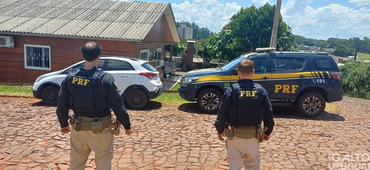 PRF prende mulher e recupera veículo roubado na BR-386 em Seberi