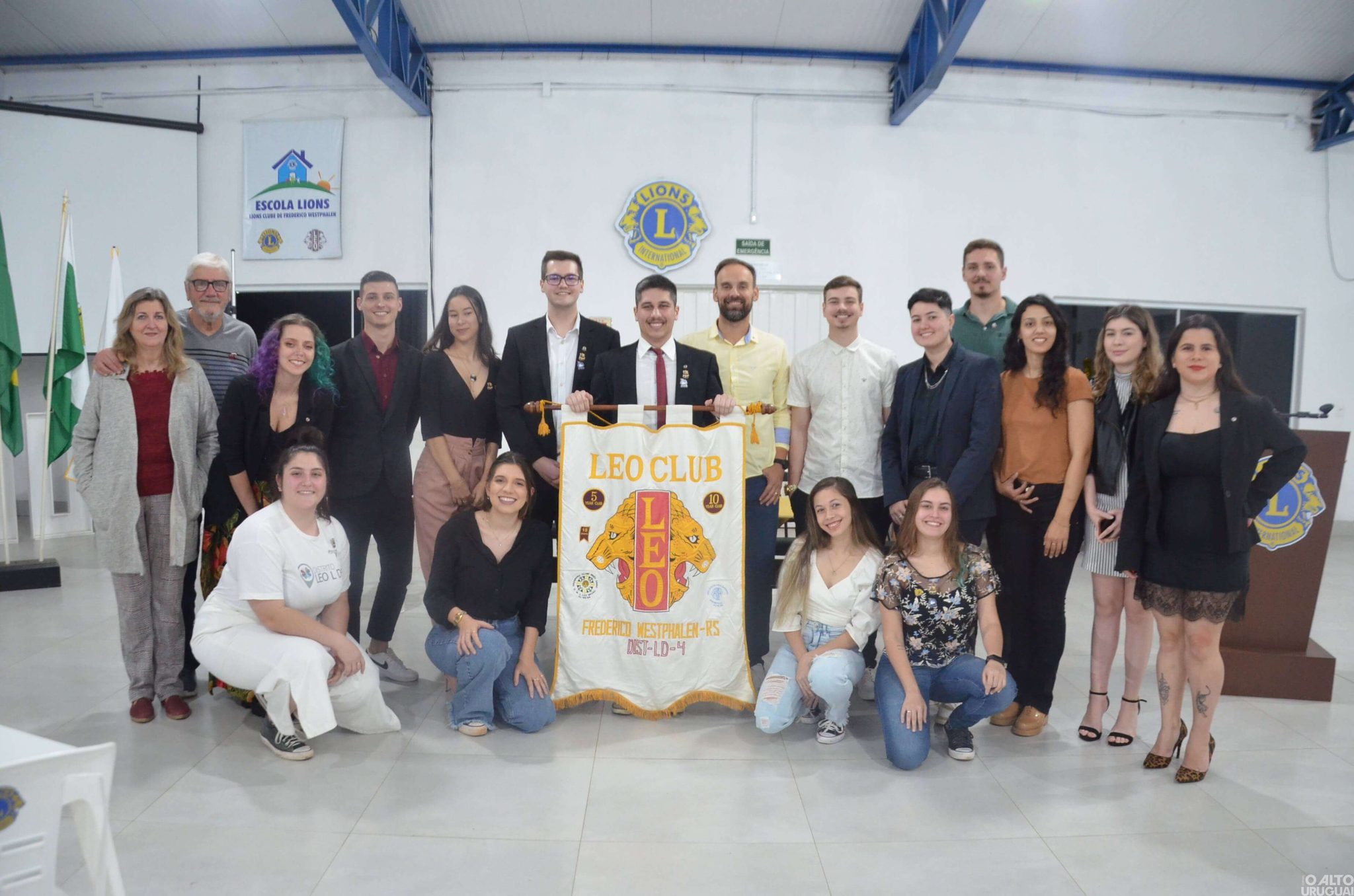 LEO Clube FW empossa nova diretoria