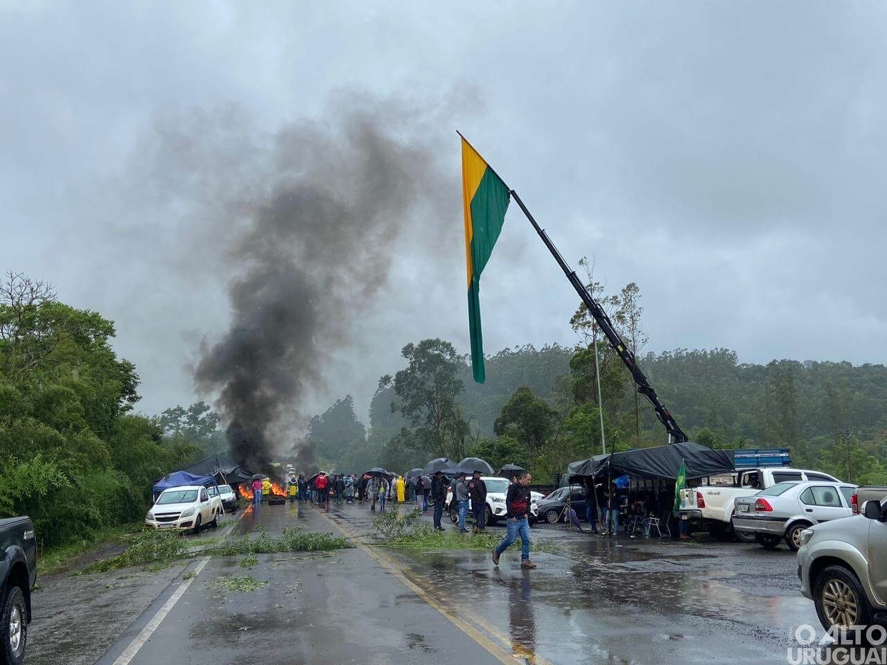 Após liminar, PRF atua na liberação de rodovias da região