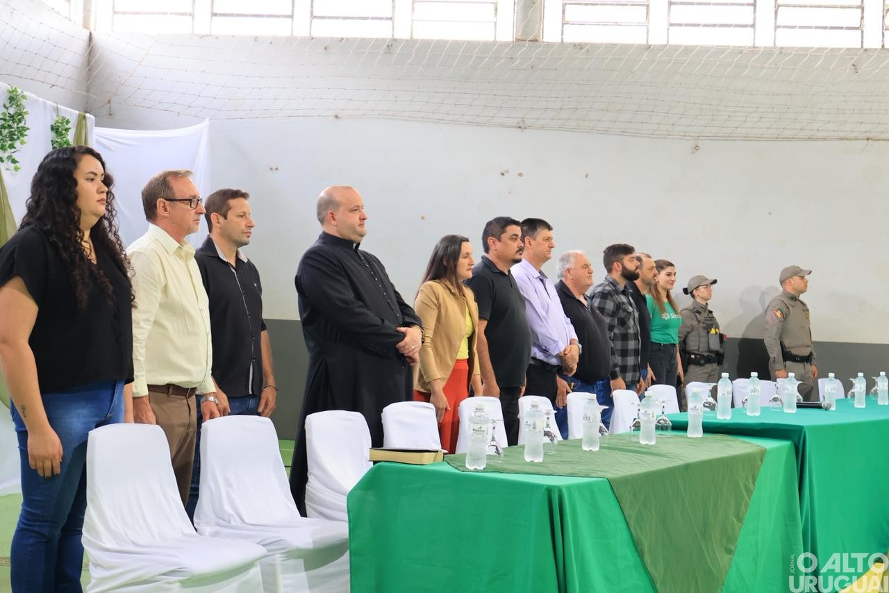 Câmara de Vicente Dutra participa da entrega de casquetes na Escola Cívico-Militar