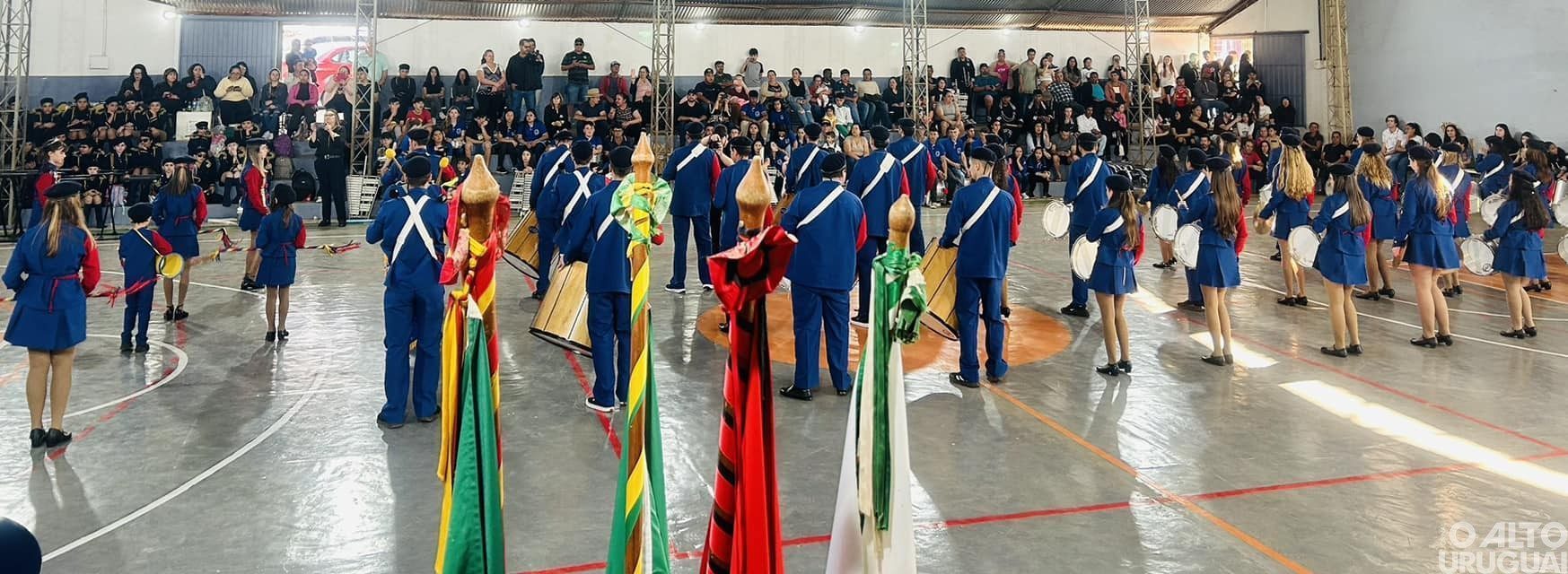 Escola Polivalente realiza 1º Encontro de Bandas Marciais em Palmeira das Missões