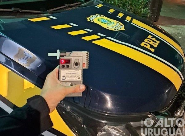 PRF prende motorista com 31 vezes mais álcool no sangue do que o limite