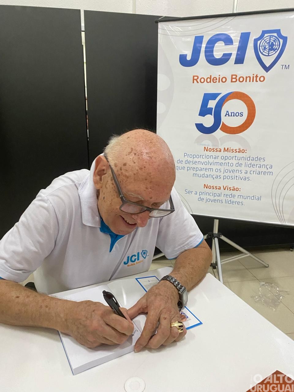 Altair Savoldi lança livro em Rodeio Bonito