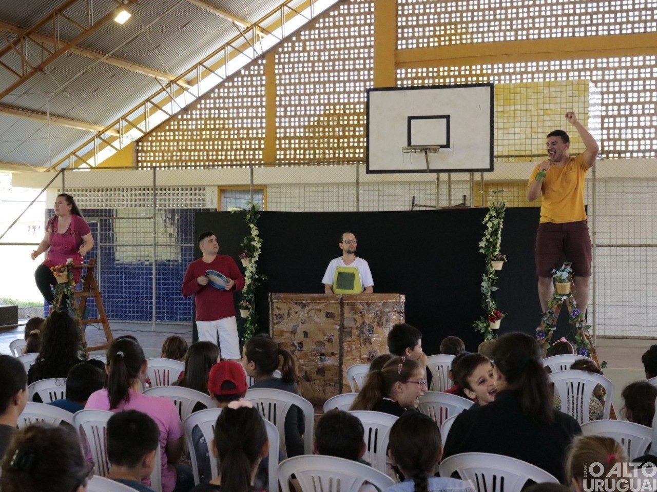 Novo Tiradentes promove teatro sobre o combate ao abuso e exploração sexual de crianças e adolescentes