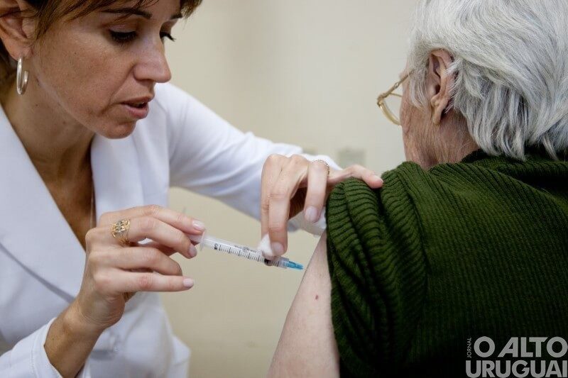 Sete a cada dez óbitos por gripe são de idosos no RS