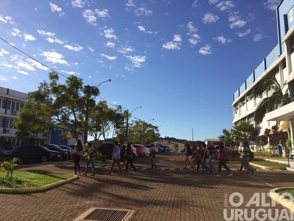 UFSM define datas e normas para debates entre chapas à Reitoria