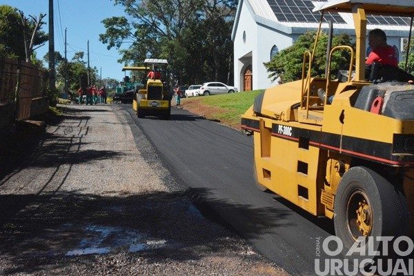 Obras de pavimentação são retomadas na Avamau em FW