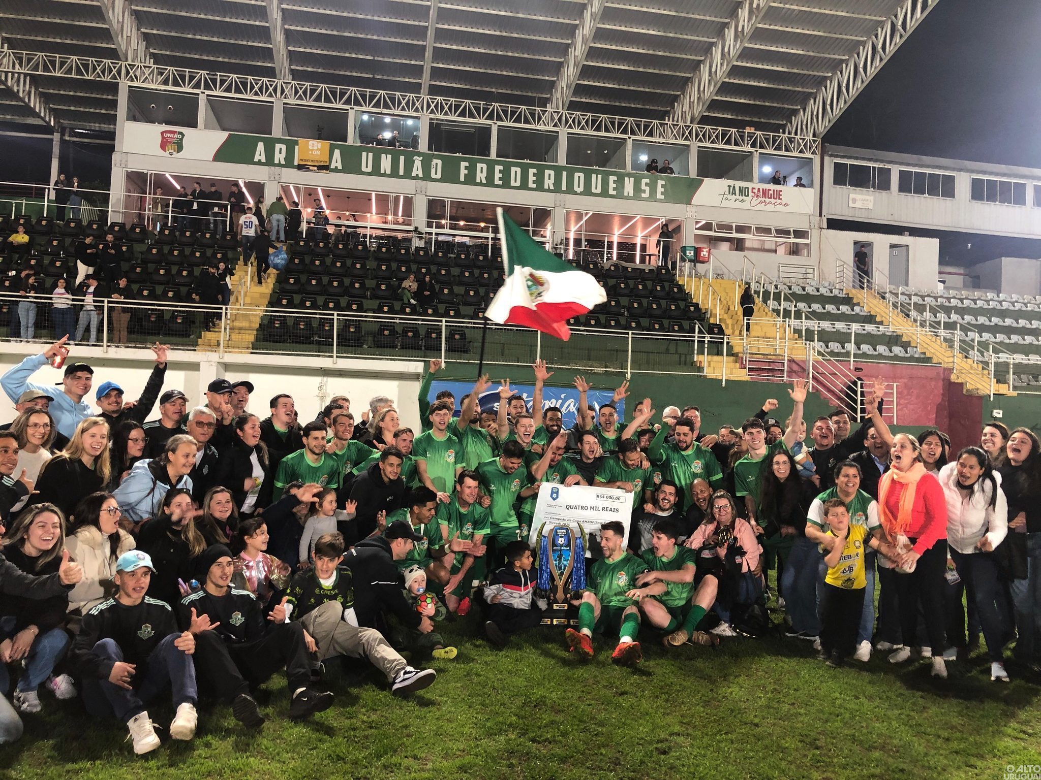 Novo Barreiro é o grande campeão da Copa Amzop Sesc Sicredi