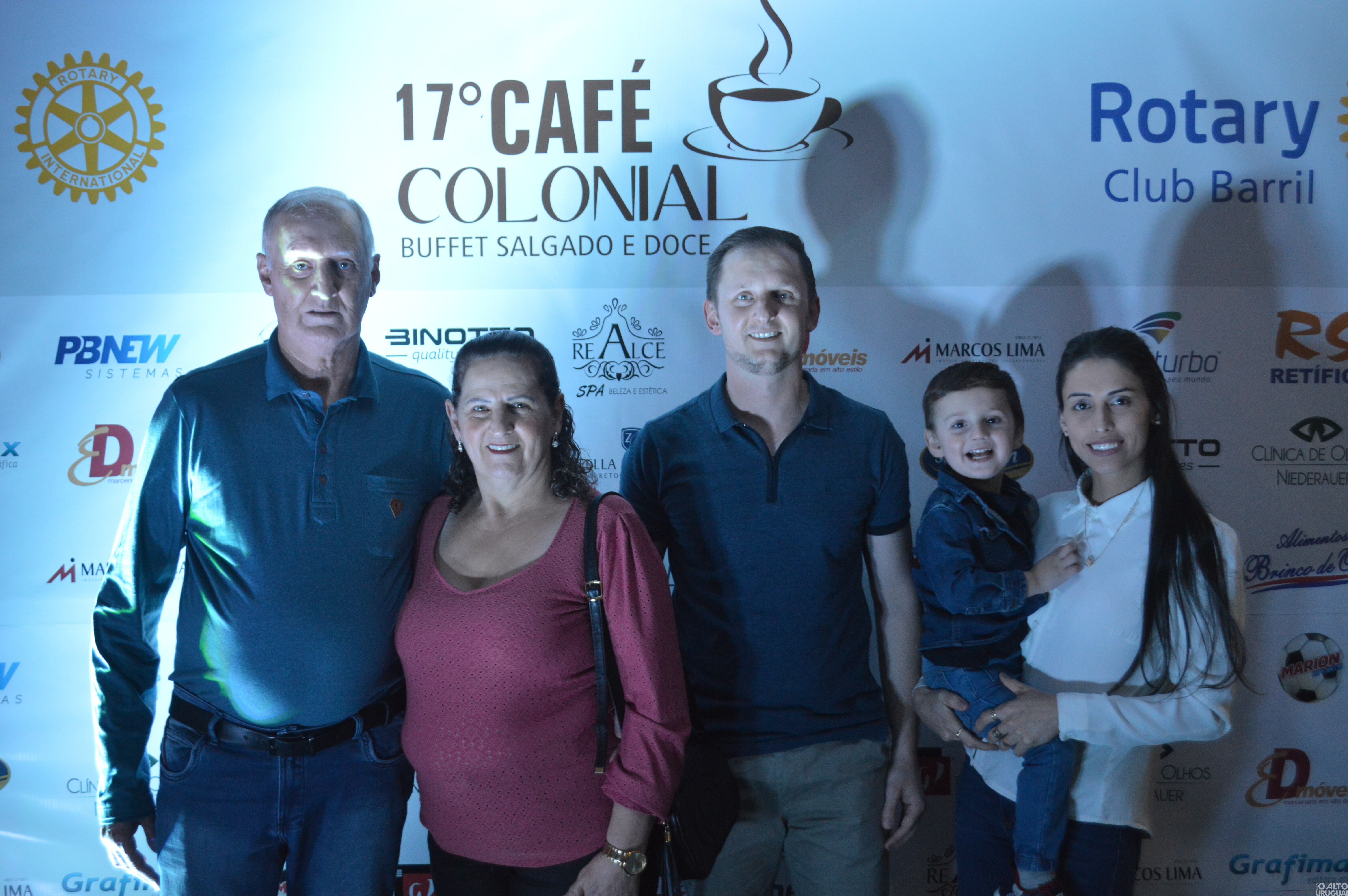 Mais de 300 pessoas participam do 17º Café Colonial do Rotary Barril