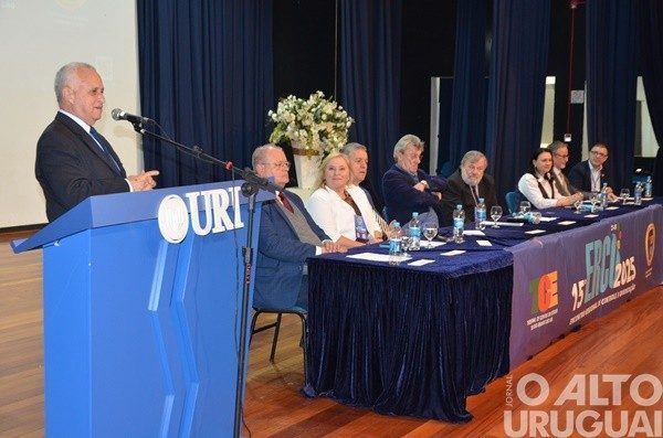 TCE-RS reforça papel orientativo junto aos municípios durante encontro em FW