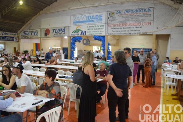 Palestra-show com Otélio Drebes reúne mais de 600 pessoas em Seberi