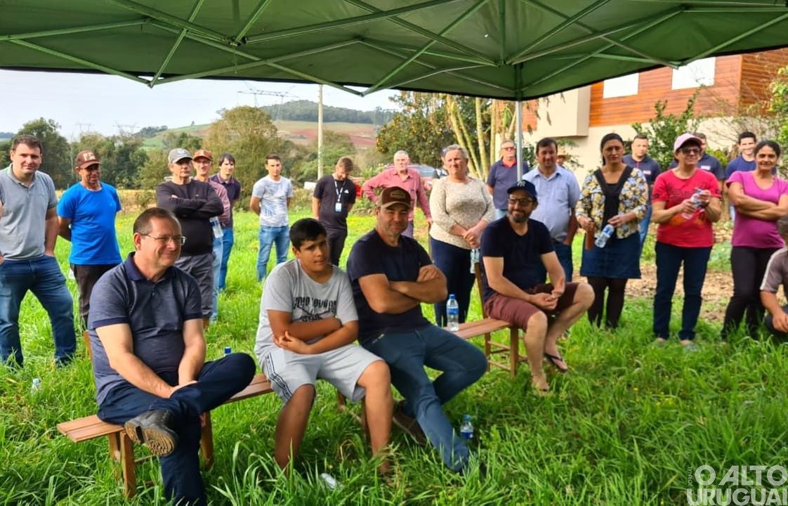 Emater promove ações de Defesa Sanitária Animal em Novo Tiradentes