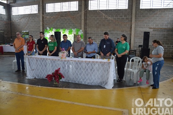 Centenas de mulheres participam de encontro em Jaboticaba