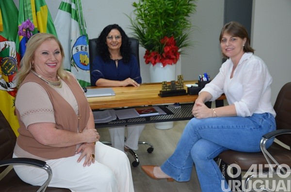 Encontro reúne três prefeitas em exercício da região
