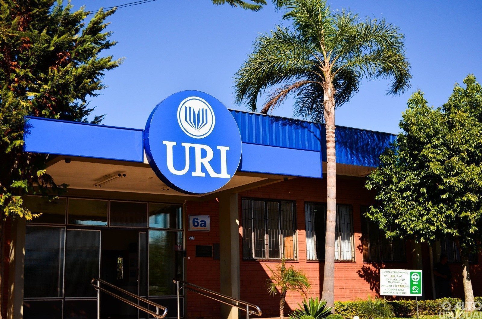 Egressos e estudantes da URI são eleitos no pleito municipal