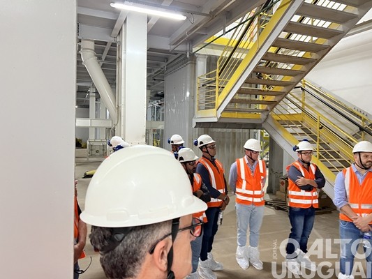 JBS apresenta a estrutura da fábrica de ração em Seberi