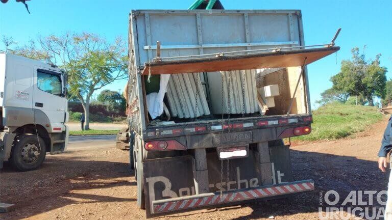 Caminhoneiro é encontrado morto em meio à carga de pré-moldados, em Seberi