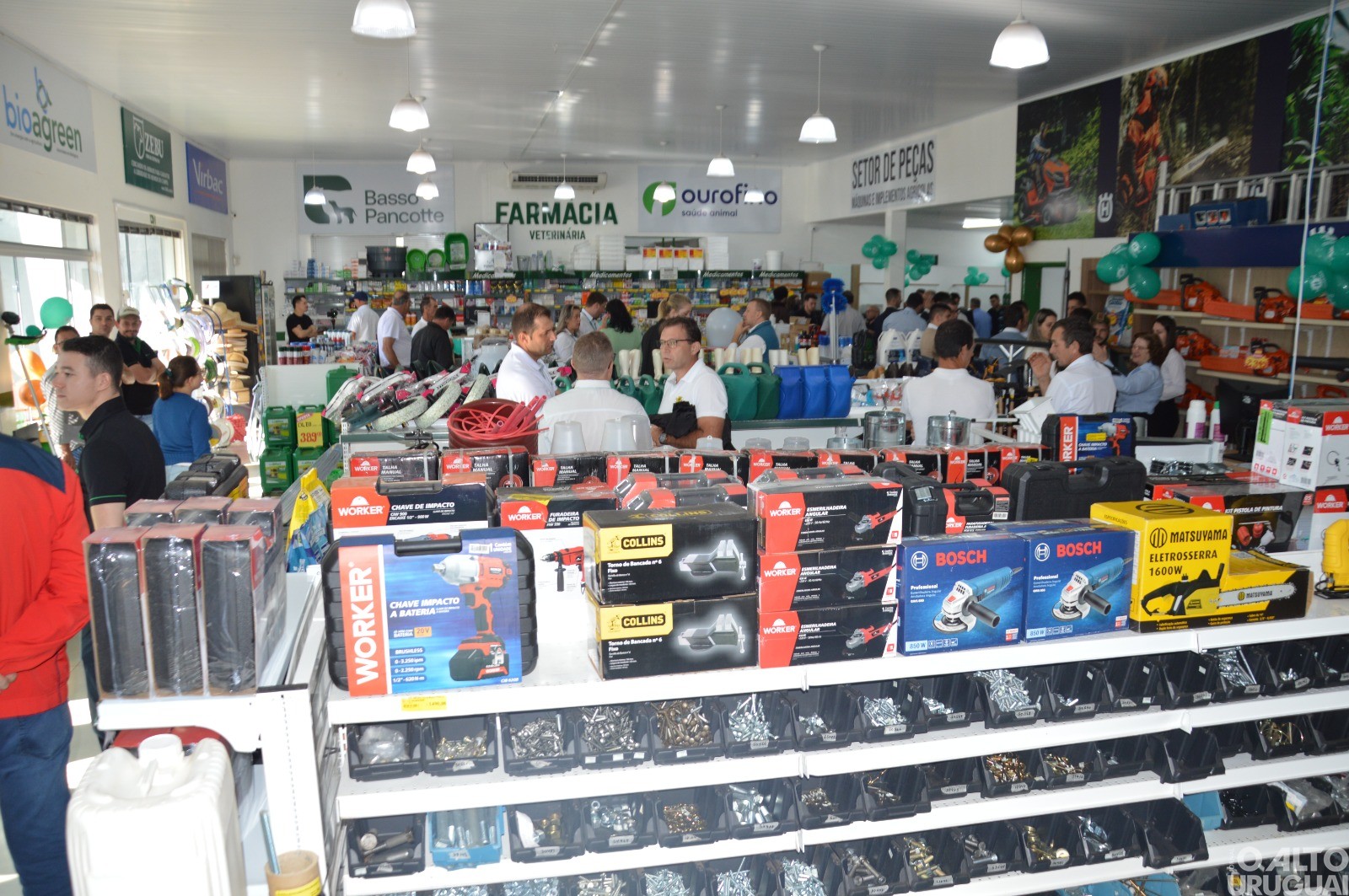 Cotrifred inaugura moderna seção de peças em FW