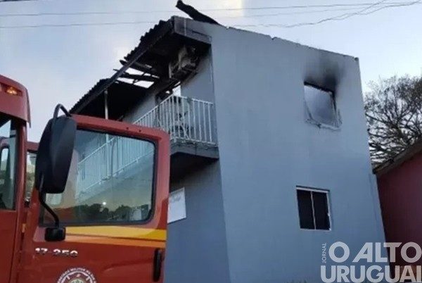Residência é atingida por incêndio em Palmeira das Missões