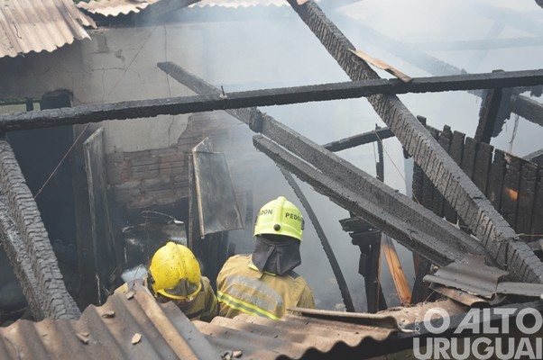 FW: Bombeiros atendem mais um incêndio em residência
