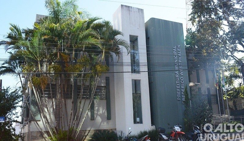 Prefeitura de FW emite nota sobre incidente na Câmara de Vereadores