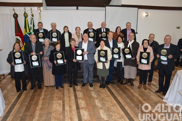 Câmara de Vereadores de Seberi homenageia pioneiros