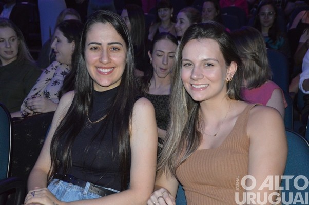 Mais de 800 pessoas participam de palestra com Leila Ama em FW