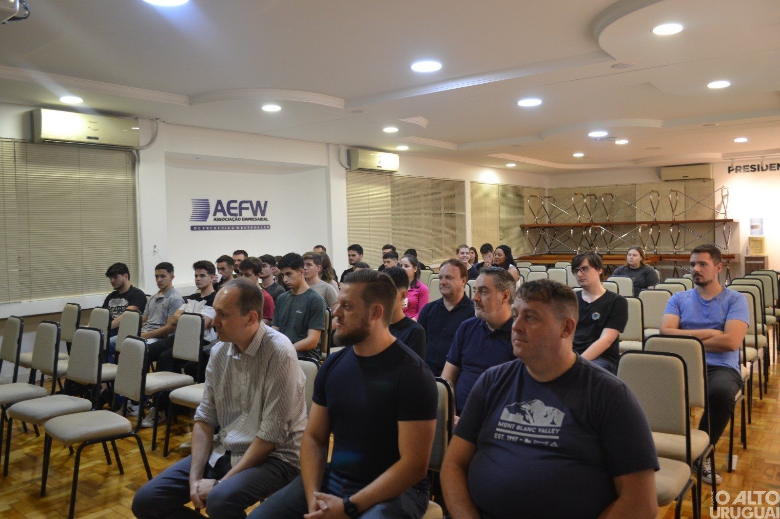 AEFW promove palestra sobre Legislação no Combate ao Incêndio