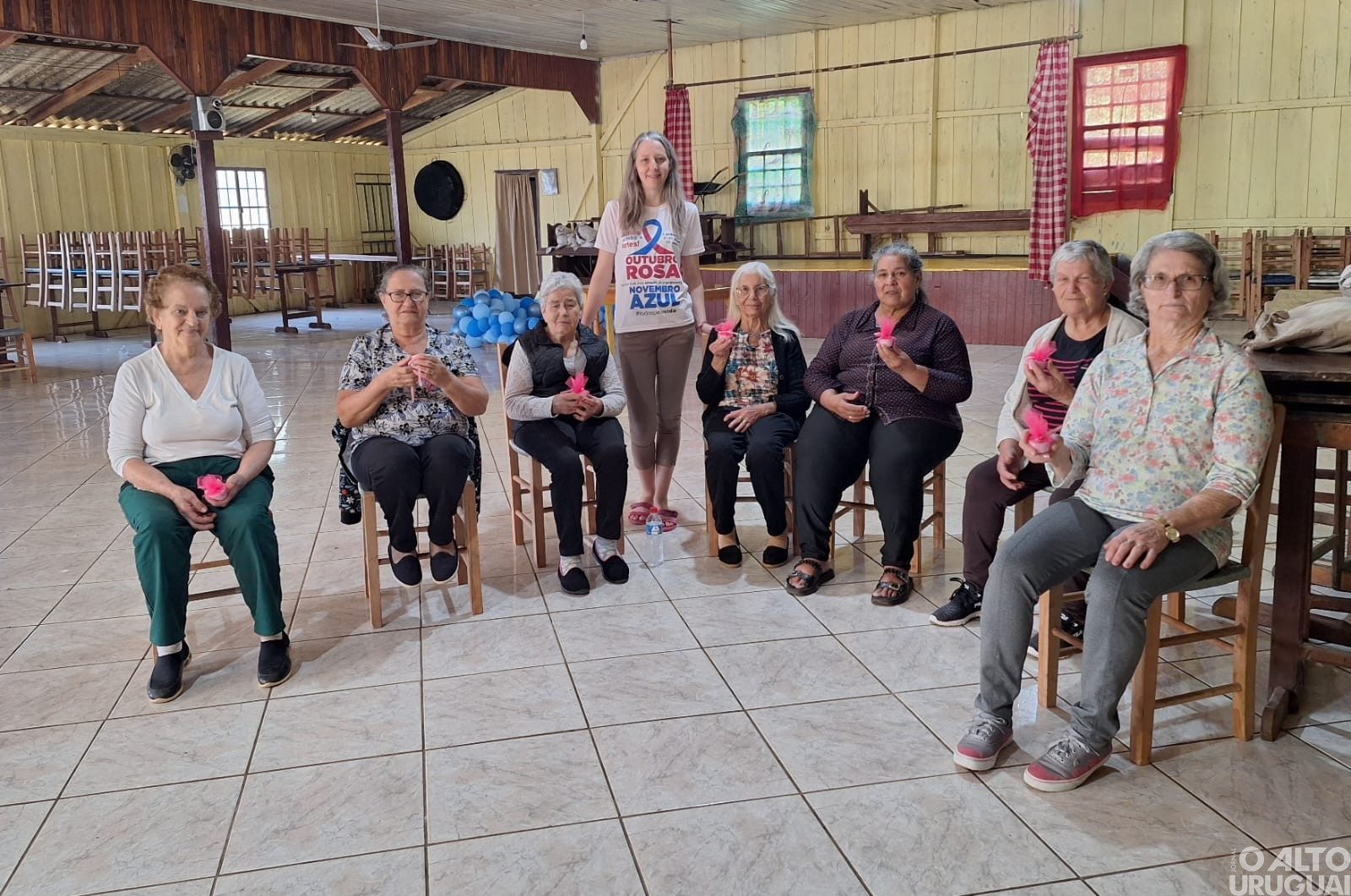 Outubro Rosa: Cras de Vicente Dutra promove atividade com grupo de idosos