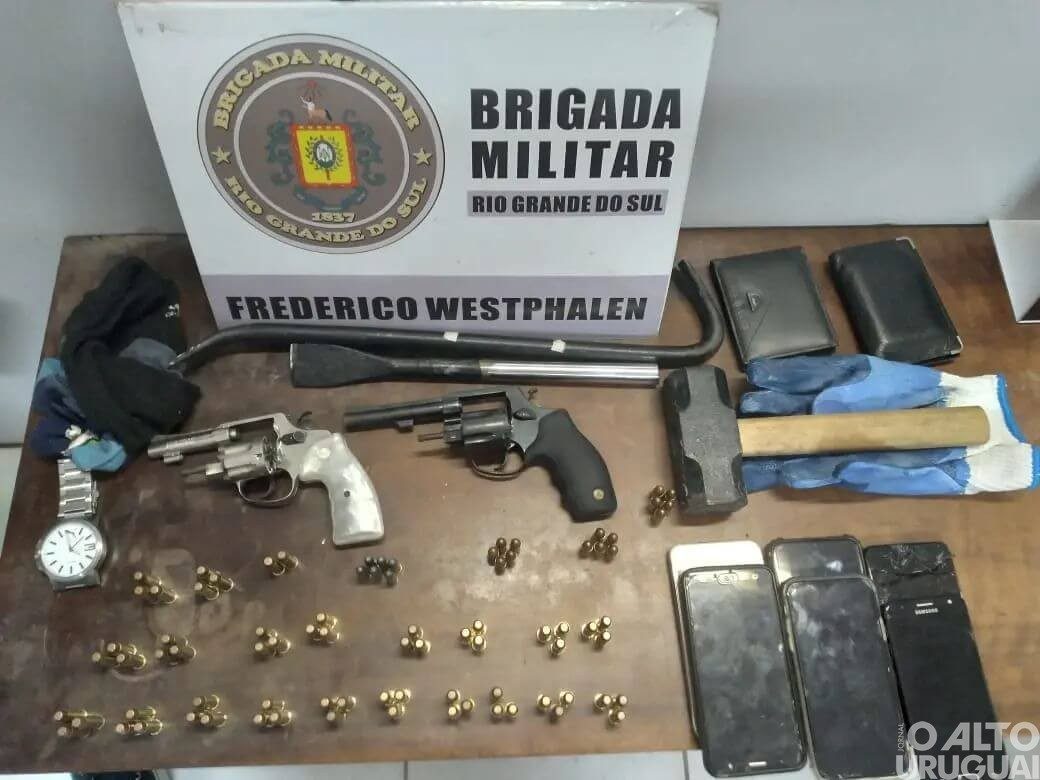 Quatro homens são presos em FW por porte ilegal de armas de fogo