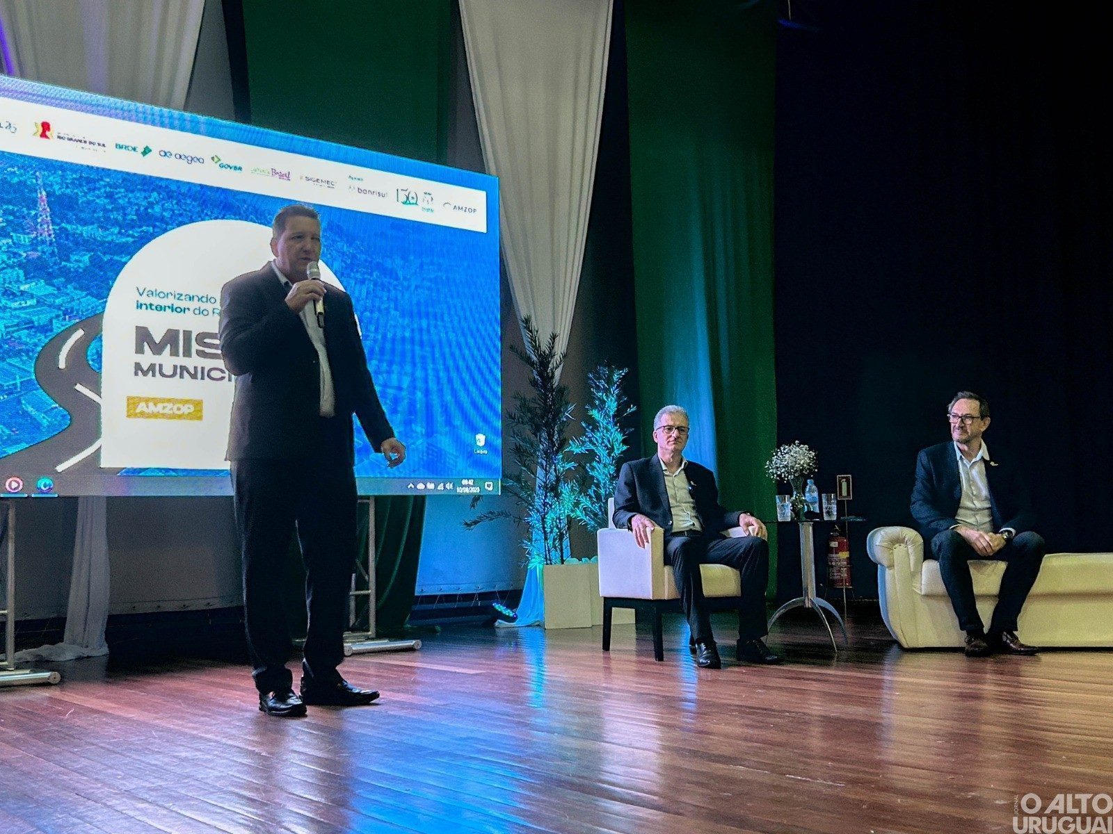 Famurs elenca temas importantes para o desenvolvimento dos municípios em evento