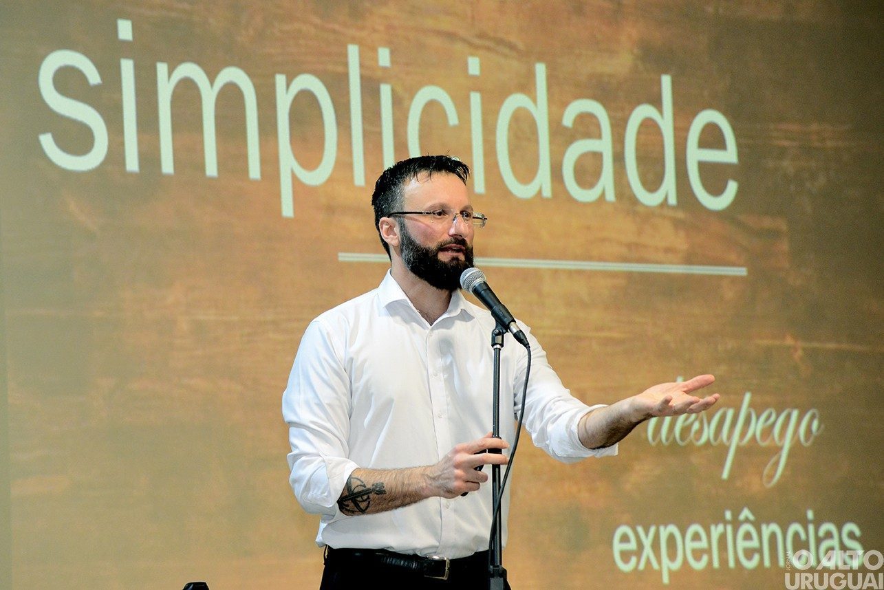 Sesc realiza palestra-show “Educar para a Felicidade” para comunidade escolar de Jaboticaba