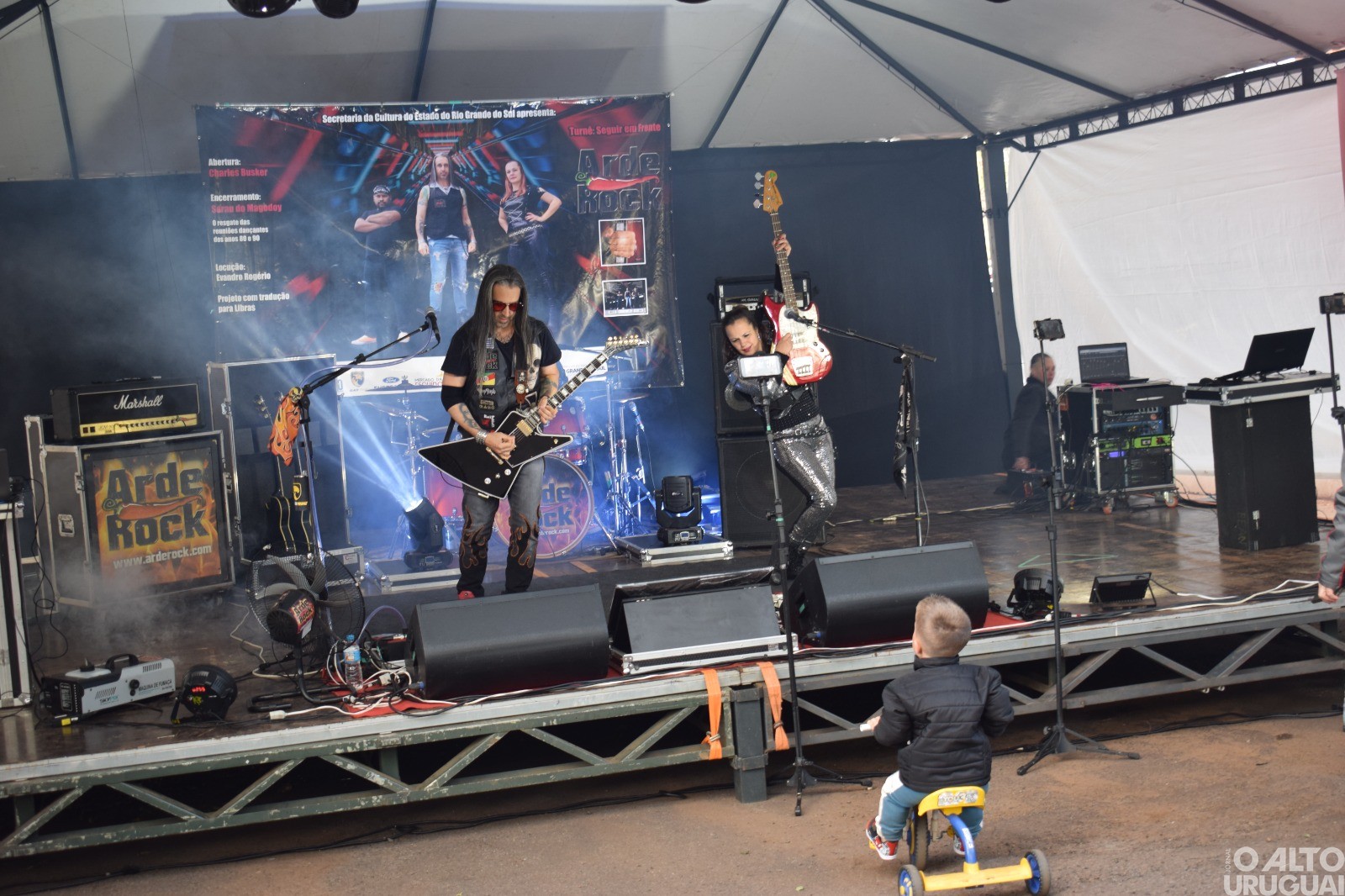 Banda Arde Rock faz show na Praça Gildo Possamai