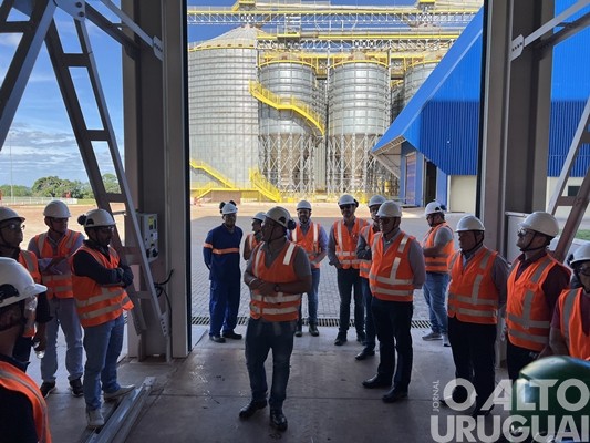 JBS apresenta a estrutura da fábrica de ração em Seberi