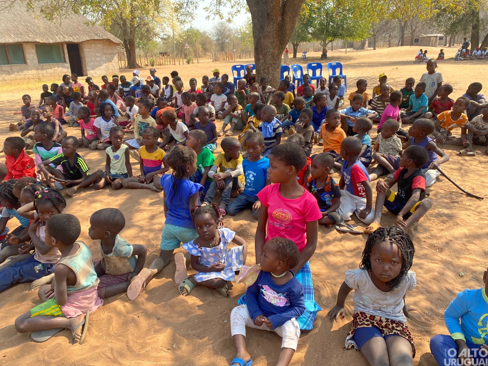 Frederiquenses levam arte e solidariedade em missão humanitária à África