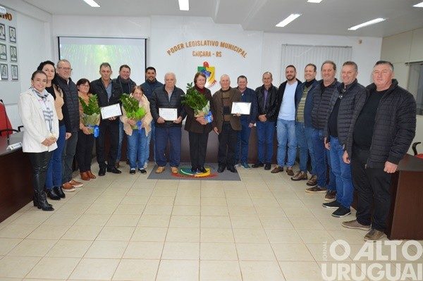 Câmara de Vereadores de Caiçara entrega Moção de Aplauso a fundadores da Sicredi Conexão
