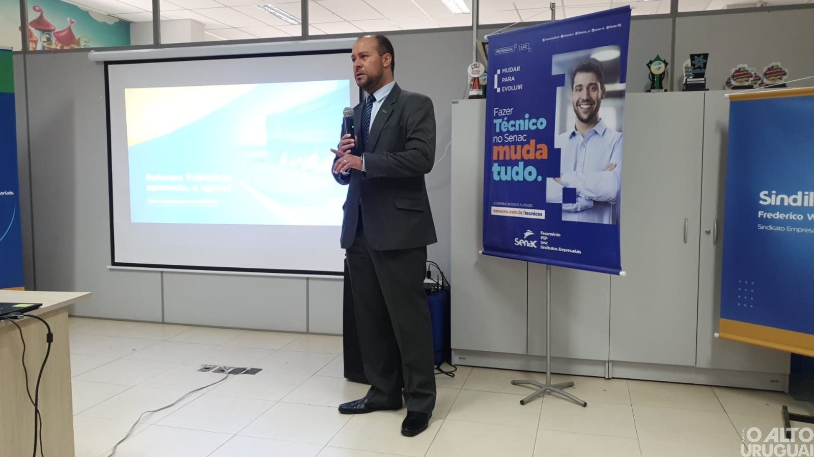 Sesc e Sindilojas promovem palestra sobre impactos da reforma tributária em FW