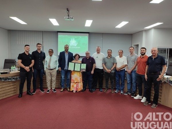 Câmara de FW homenageia médicos pioneiros do município