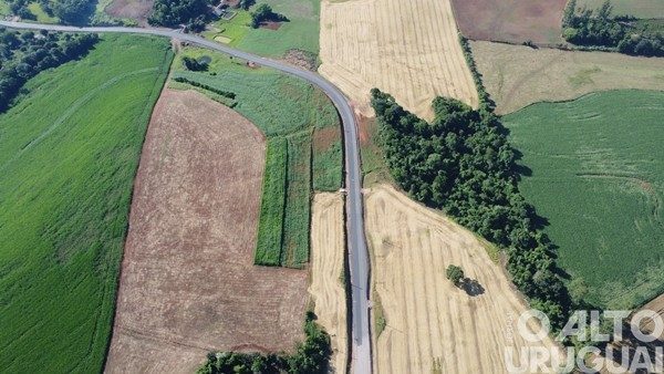 Obra de asfaltamento da ERS-591 está 50% concluída
