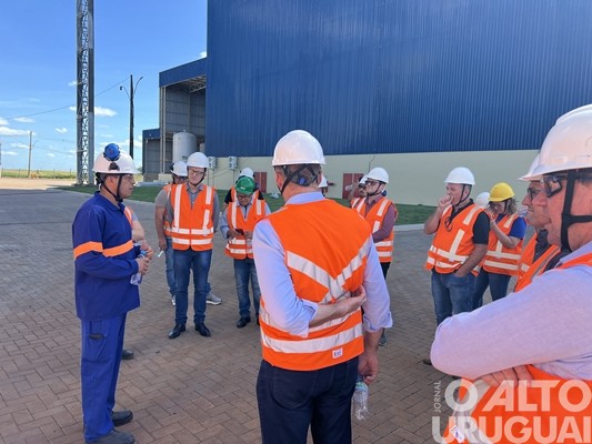 JBS apresenta a estrutura da fábrica de ração em Seberi