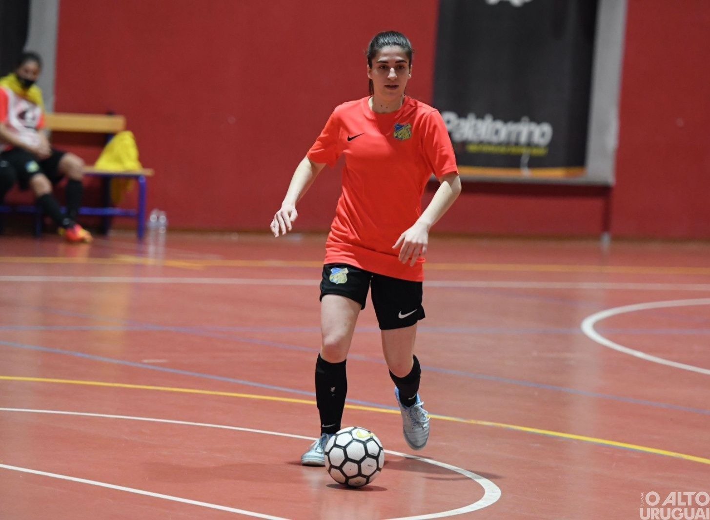 Letícia Stefanello fala sobre as suas experiências no futsal feminino